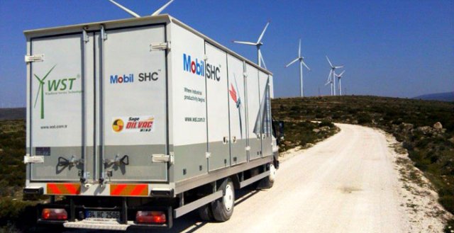 Rüzgar türbini yağ değişimi servis hizmetinde ExxonMobil ile WST'nin iş birliği