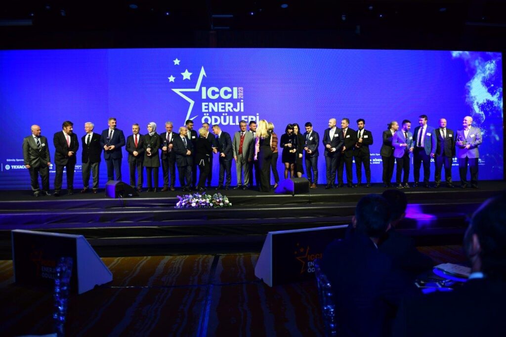ICCI Enerji Ödülleri 10. kez sahiplerini buldu: Rüzgarda Enercon ve İş Enerji Yatırım ödüllendirildi